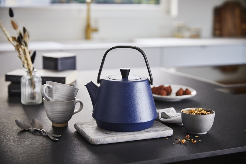 beka-saga-indigo-teekessel-gusseisen-blau-1-2-l image 2