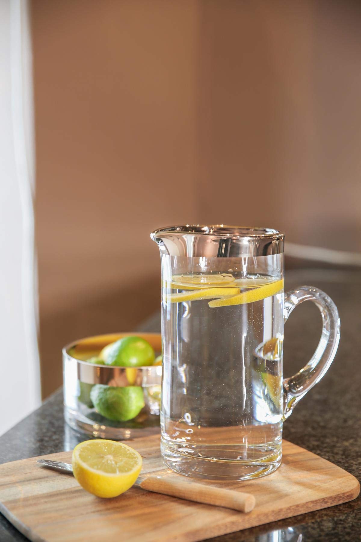 edzard-olivia-krug-robert-kristallkaraffe-1l-platinrand image 4
