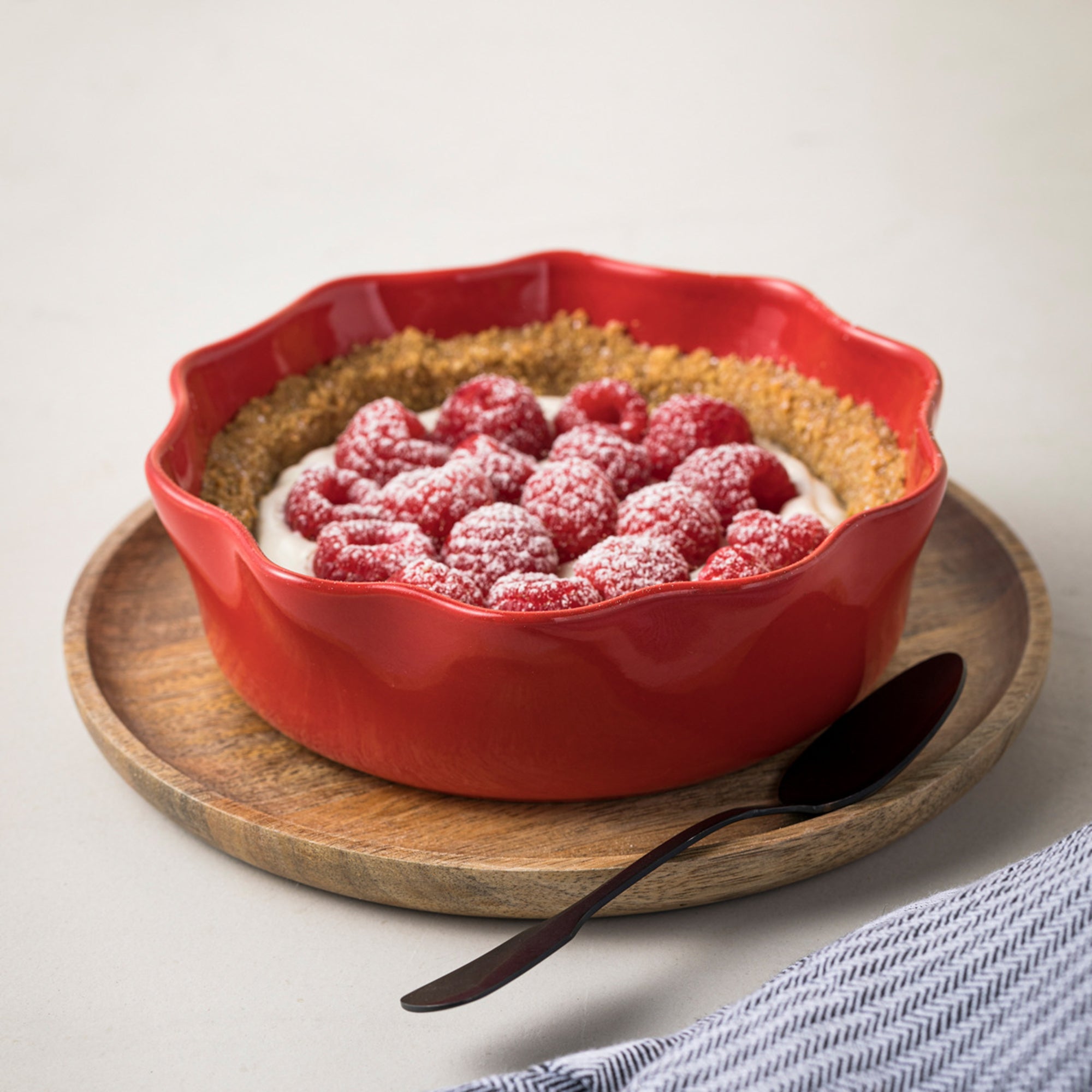 costa-nova-cook-host-tarteform-klein-rot-steinzeug image 1