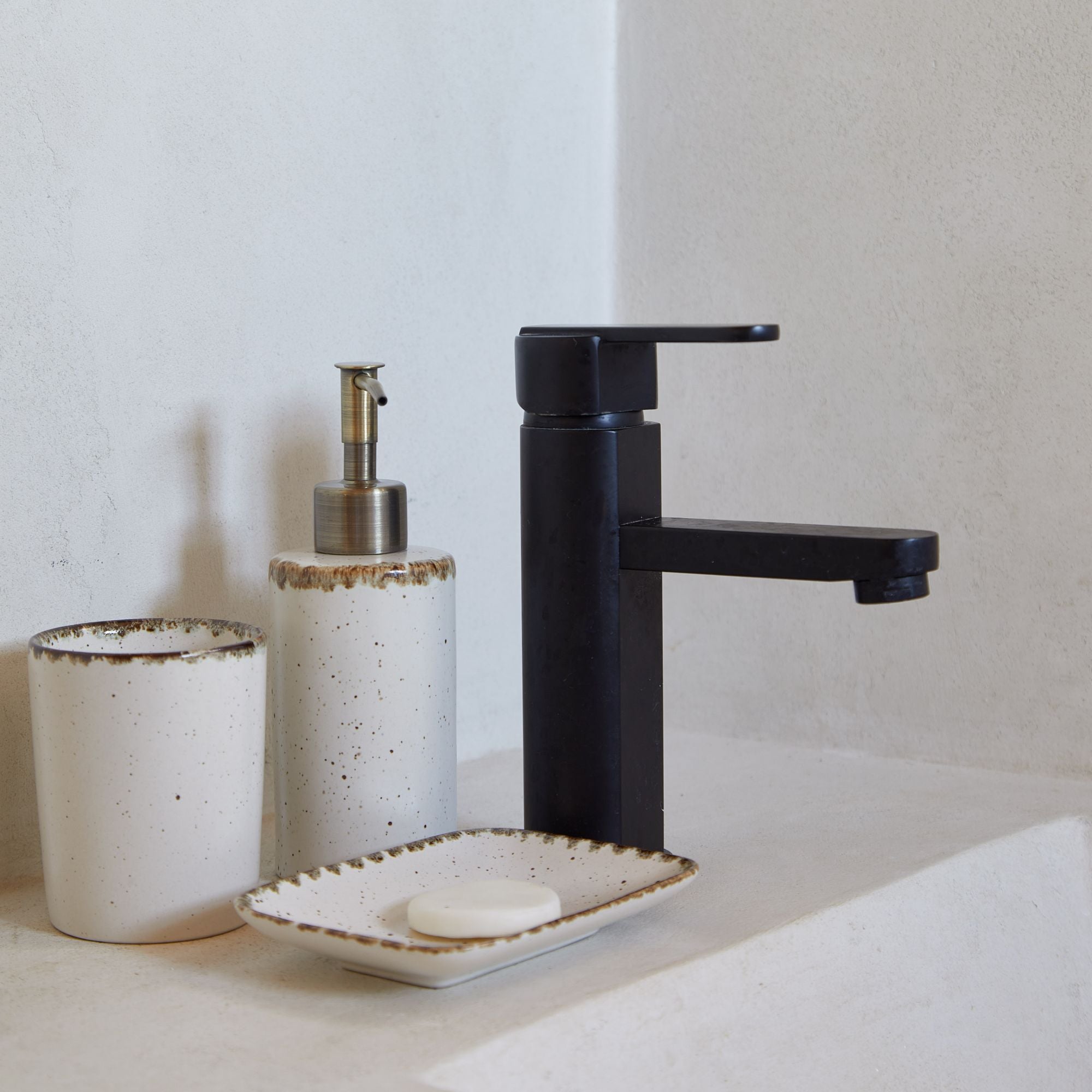 costa-nova-toscana-bath-zahnputzbecher-creme-steingut image 1