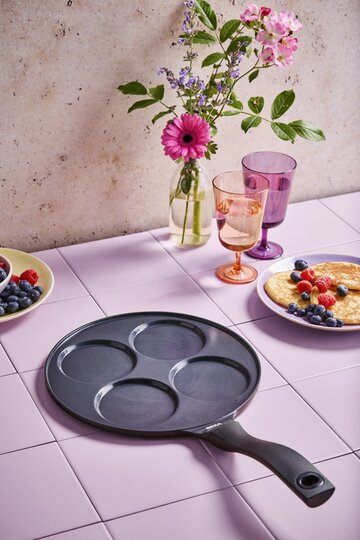 beka-energy-blinipfanne-26-cm-keramik-schwarz-4-mulden image 4