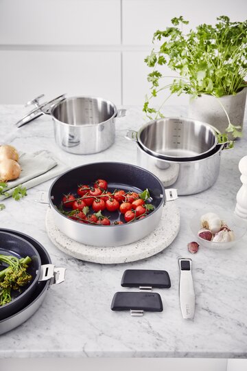 beka-evolution-sauteuse-antihaft-28-cm-alu-chrom image 4