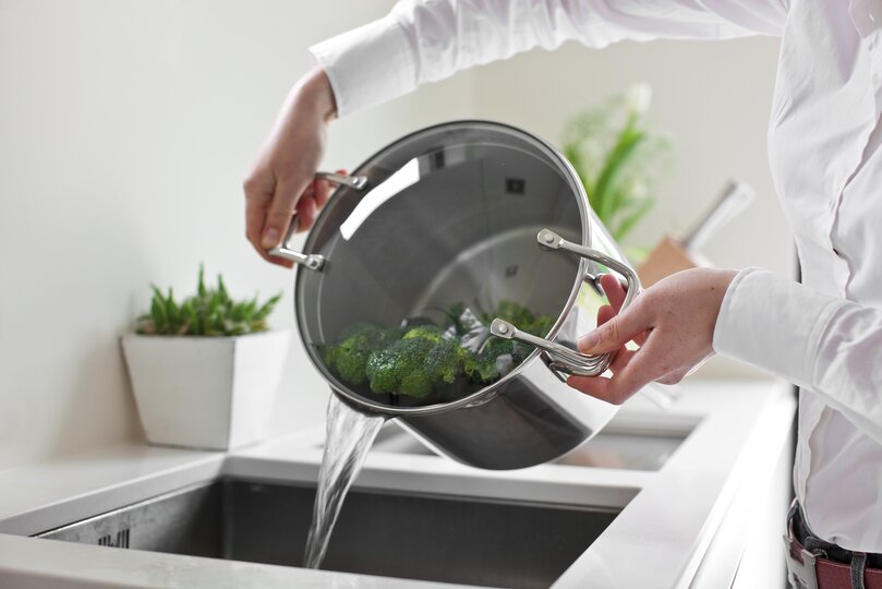beka-emporo-kochtopf-24-cm-chrome-mit-ausguss image 3