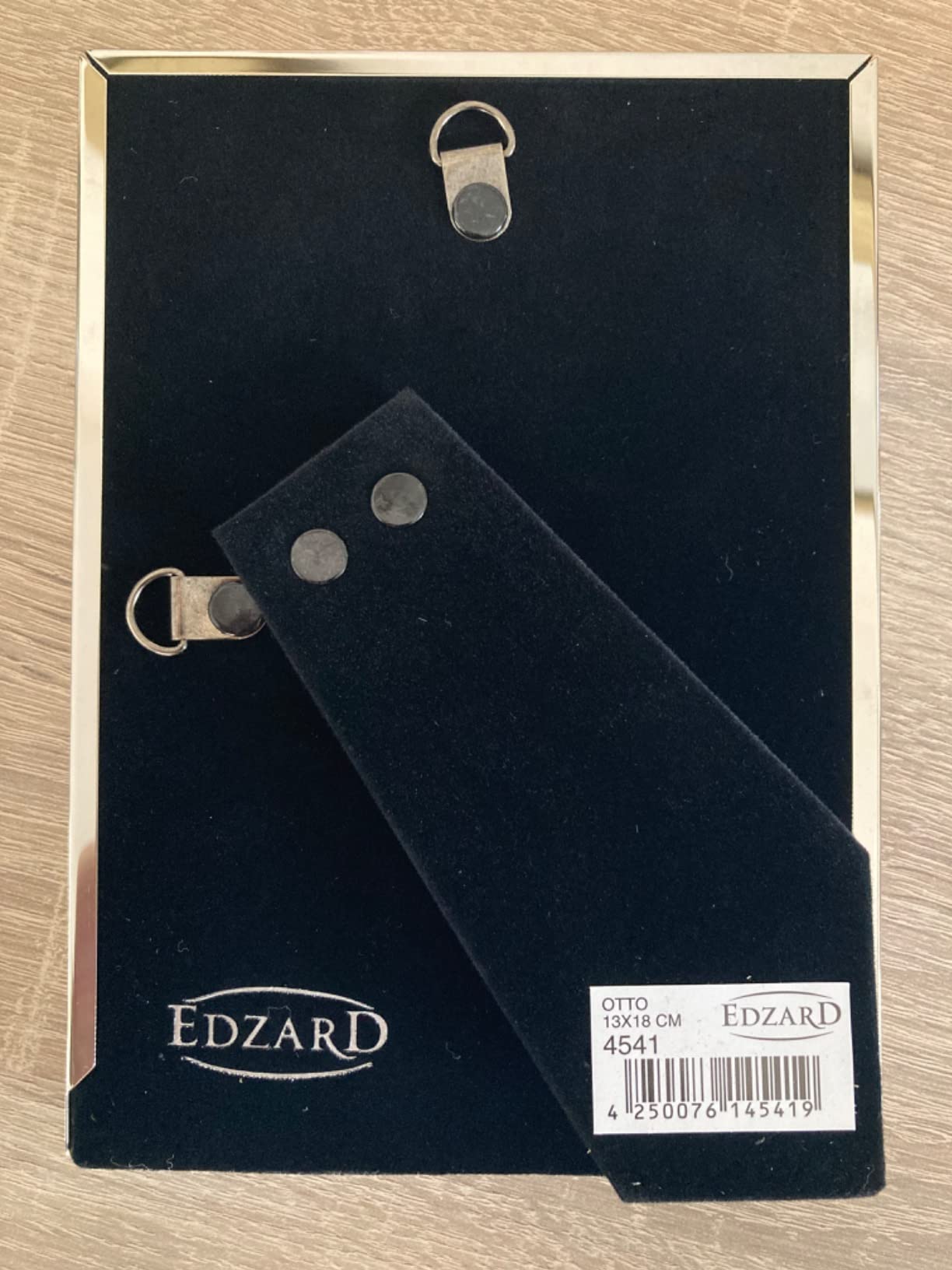 Hochkant an Wand